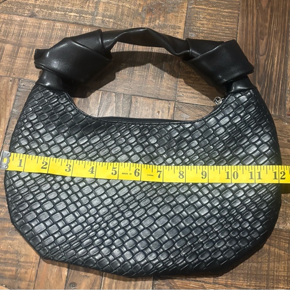 Black Woven Handbag, great condition inside and out ! - Picture 7 of 9